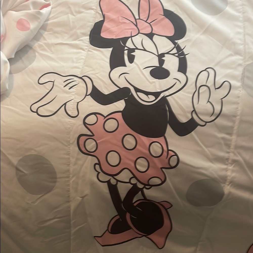 Disney Minnie Mouse Reversible Pink/white Twin Comforter SET (w/ twin sheets)
